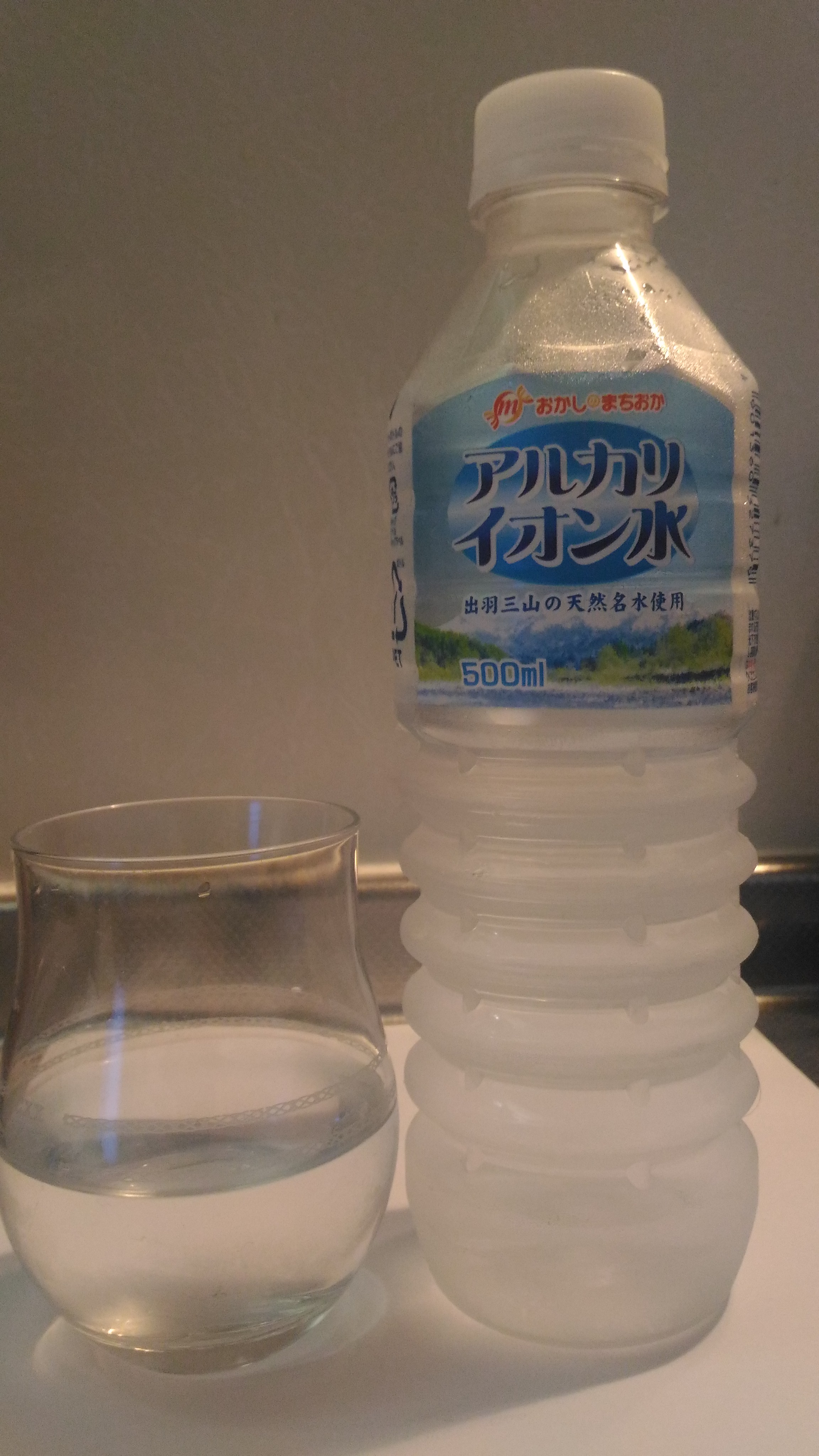アルカリイオン水 出羽三山の天然名水使用 アルカリイオン水 出羽三山の天然名水使用